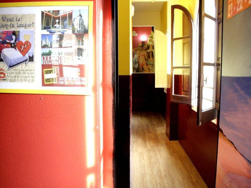 Feetup Home Backpackers บาเลนเซีย ภายนอก รูปภาพ