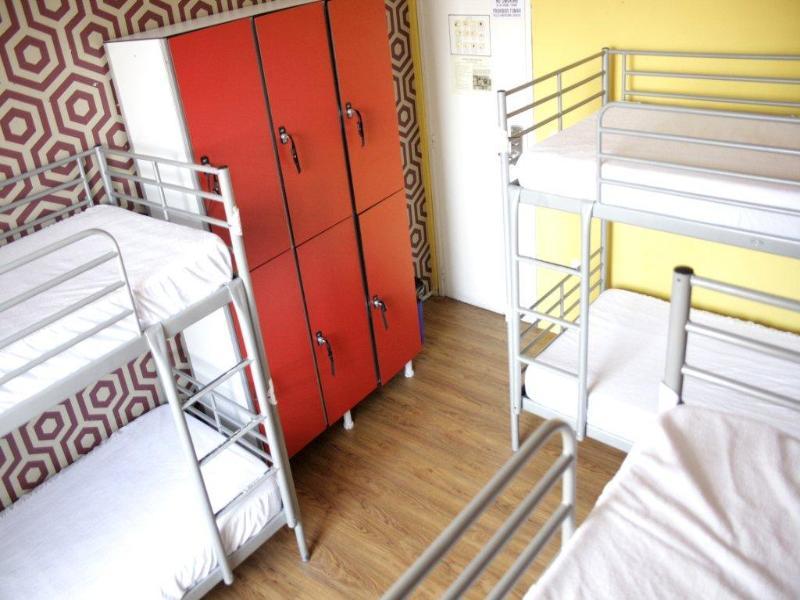 Feetup Home Backpackers บาเลนเซีย ภายนอก รูปภาพ