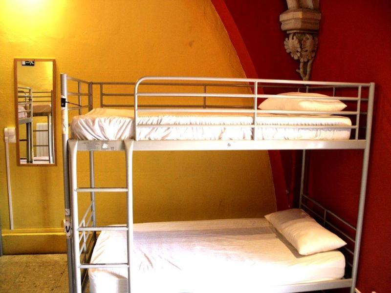 Feetup Home Backpackers บาเลนเซีย ภายนอก รูปภาพ