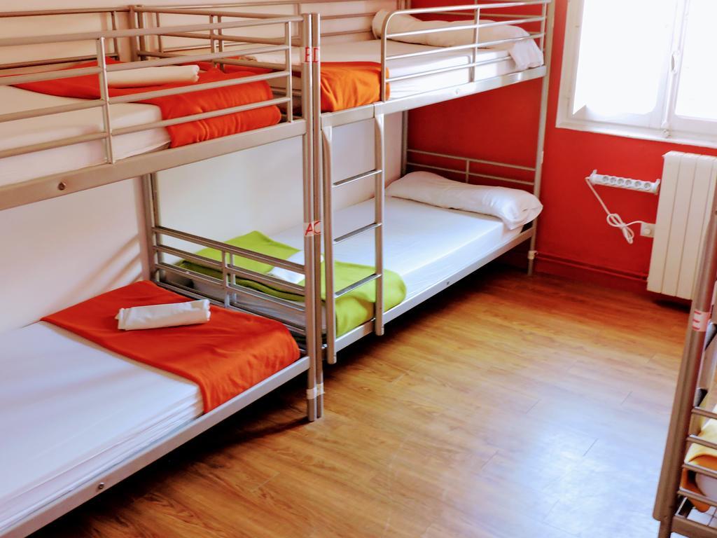 Feetup Home Backpackers บาเลนเซีย ภายนอก รูปภาพ