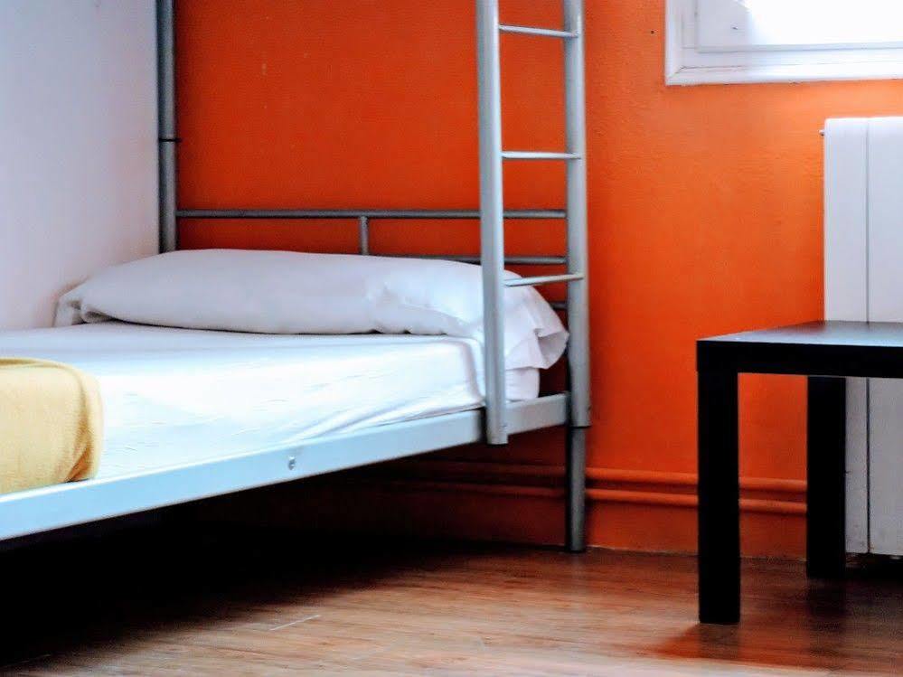 Feetup Home Backpackers บาเลนเซีย ภายนอก รูปภาพ